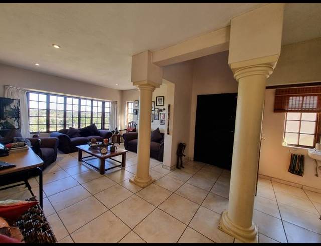 4 BEDROOM HOUSE FOR SALE IN WALKERVILLE CENTRAL